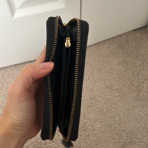 Tory Burch Wallet - Picture 3 of 5